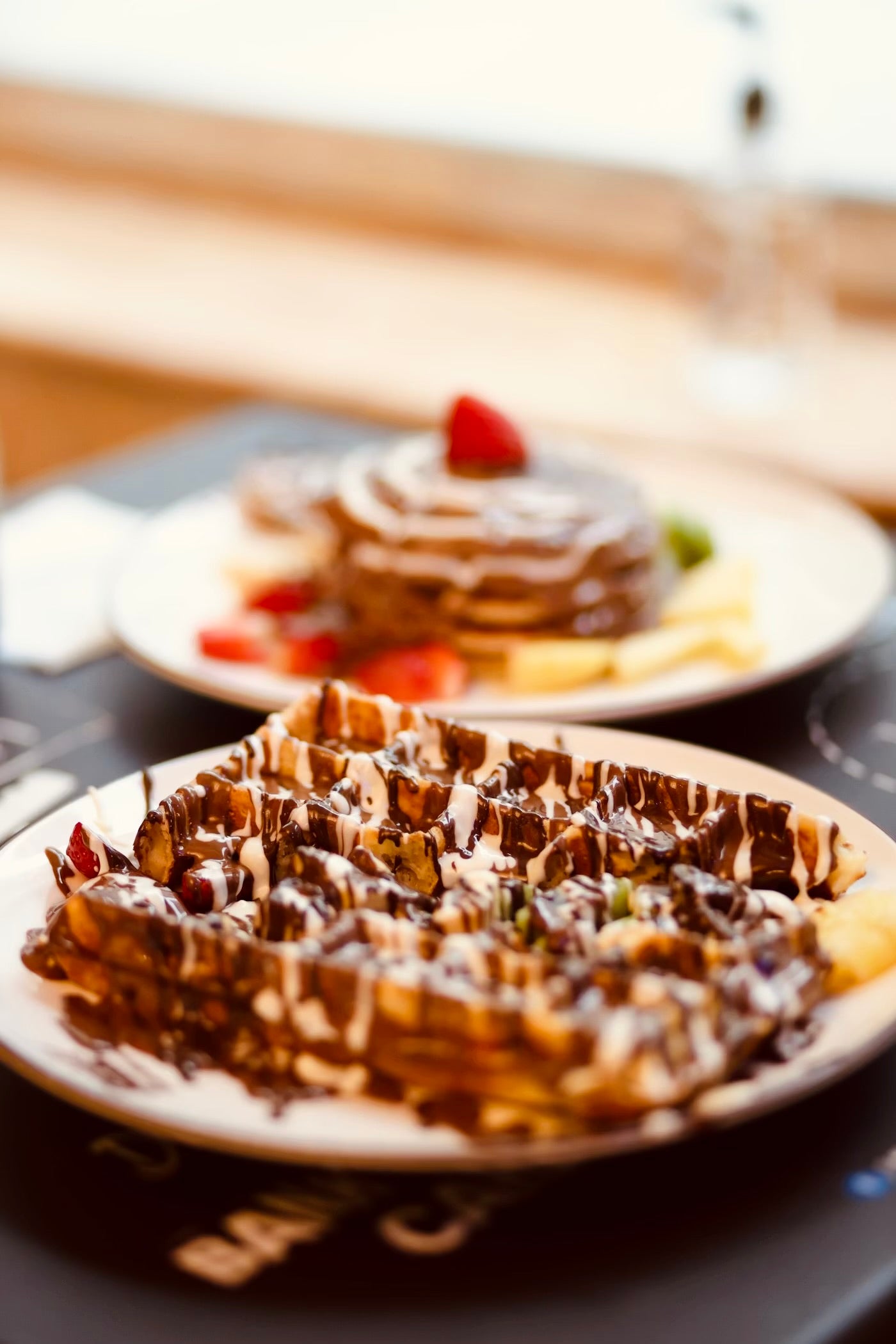 Brunch & Clay - Töpfern mit gefüllten Croissants, Croffles, Matcha Strawberry, Kaffee im Studio Calma in Düsseldorf am 31. Mai 2026 mit Lara