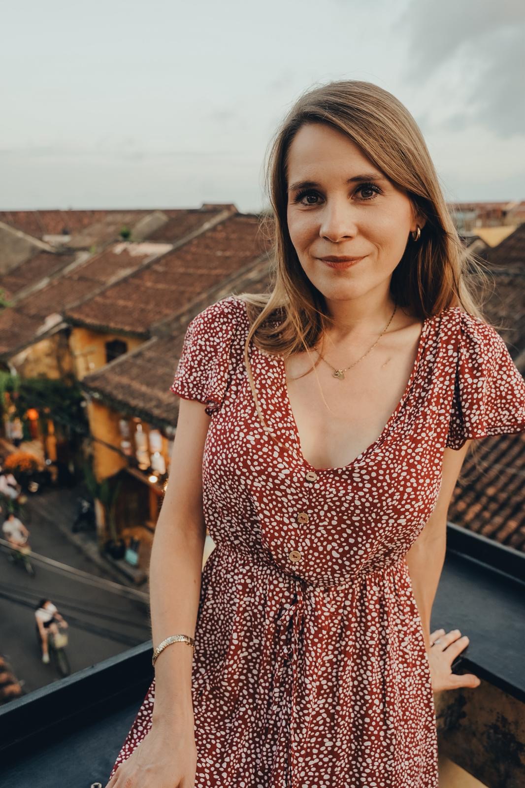 Laternenkunst für dein Zuhause - Bemale deine individuelle Stoff-Laterne aus Hoi An, der „Stadt der Laternen“ in Vietnam | 25. September 2026 | Kreativ-Workshop im Studio Calma in Düsseldorf mit Rebecca & Nhi