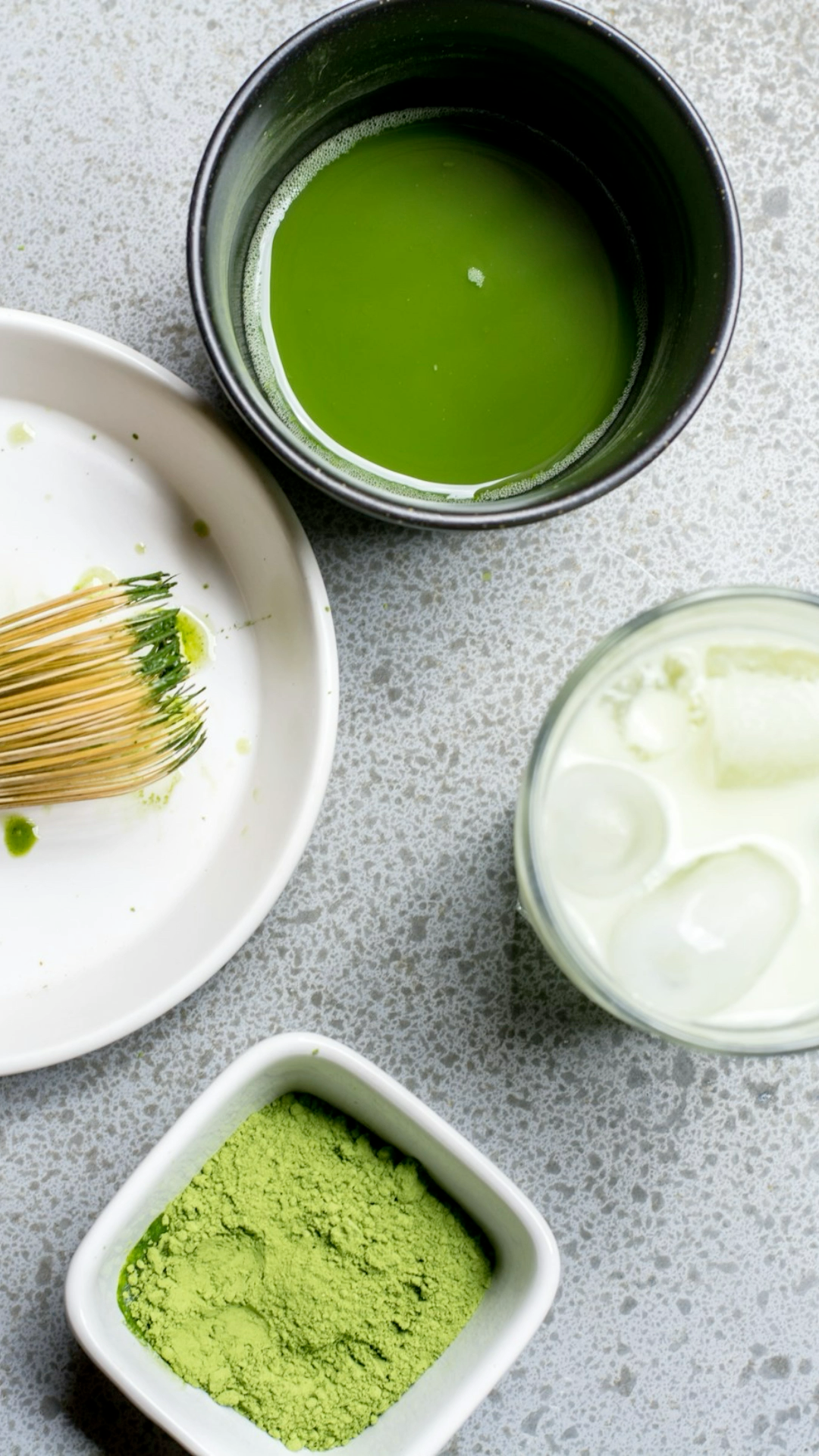 Töpfern (Matcha Bowl) & Matcha-Tasting, I 17. Mai 2026 I Welcome Drink: Matcha Strawberry & danach Matcha-Tasting Düsseldorfer Japan-Viertel Ceremonial Grade Matcha I Kreativ-Workshop im Studio Calma in Düsseldorf mit Lara