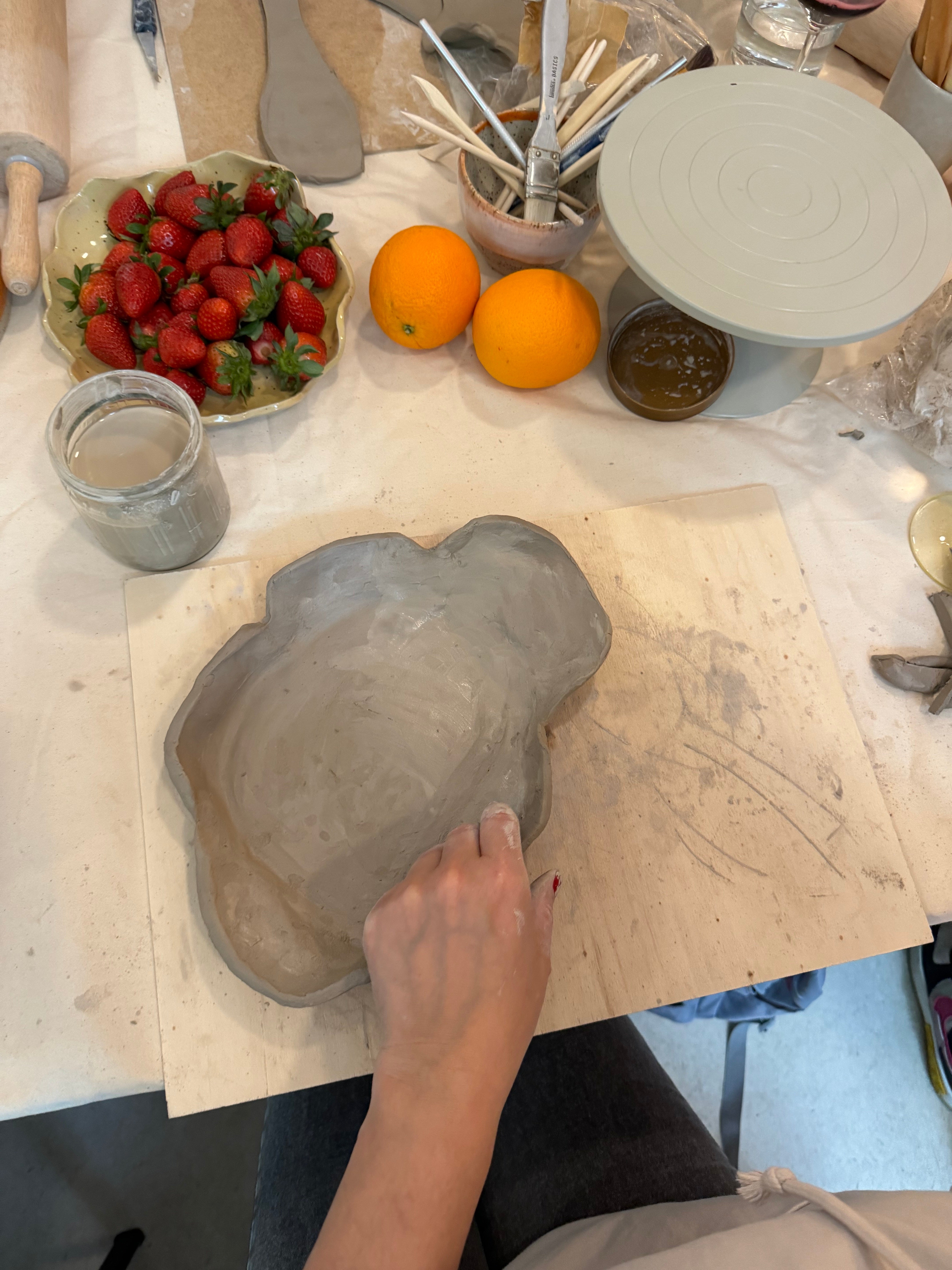 Malen & Töpfern I 08. März 2026 I Kreativ-Workshop im Studio Calma Düsseldorf mit Miriam und Lara