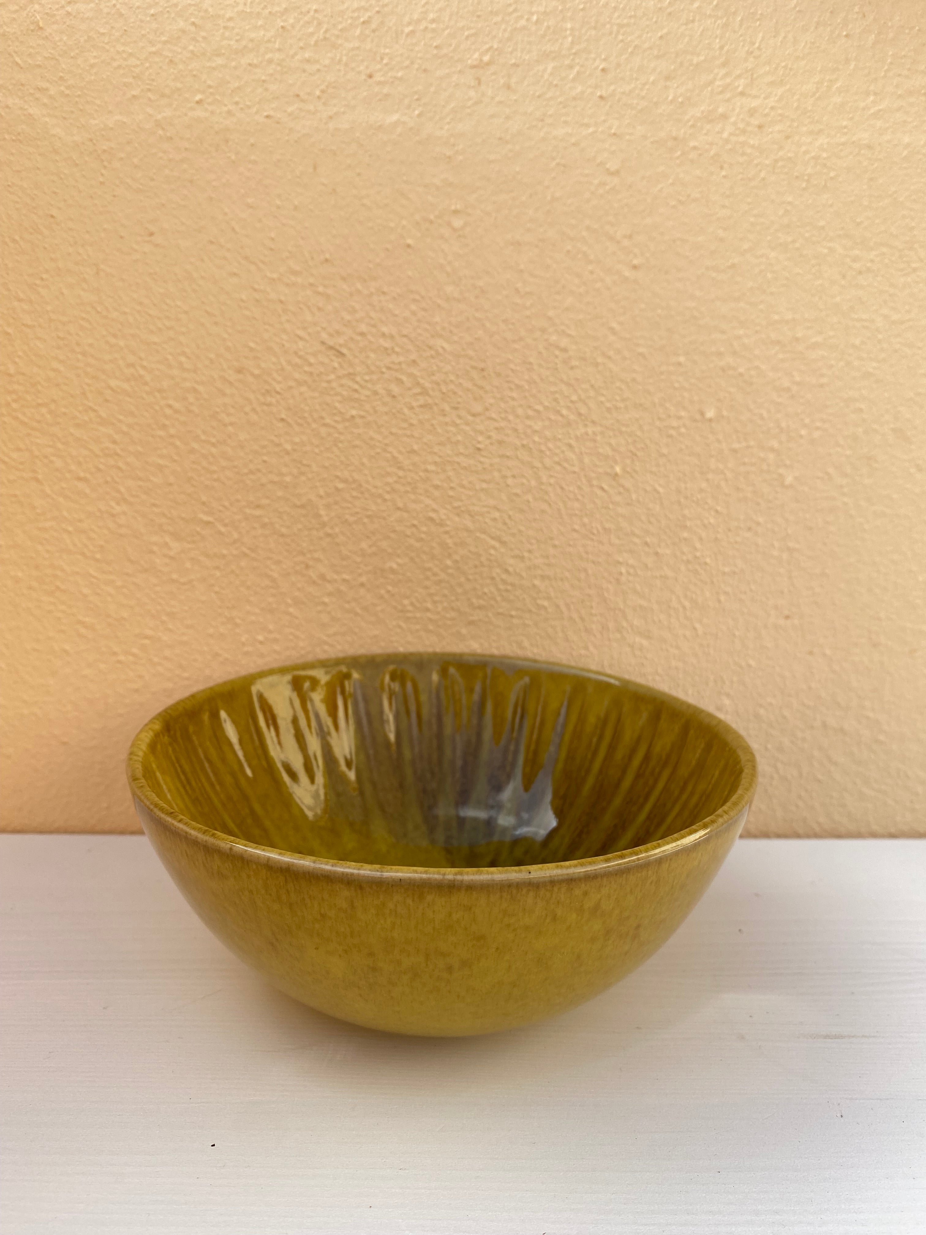 Serving bowl Salvada ochre