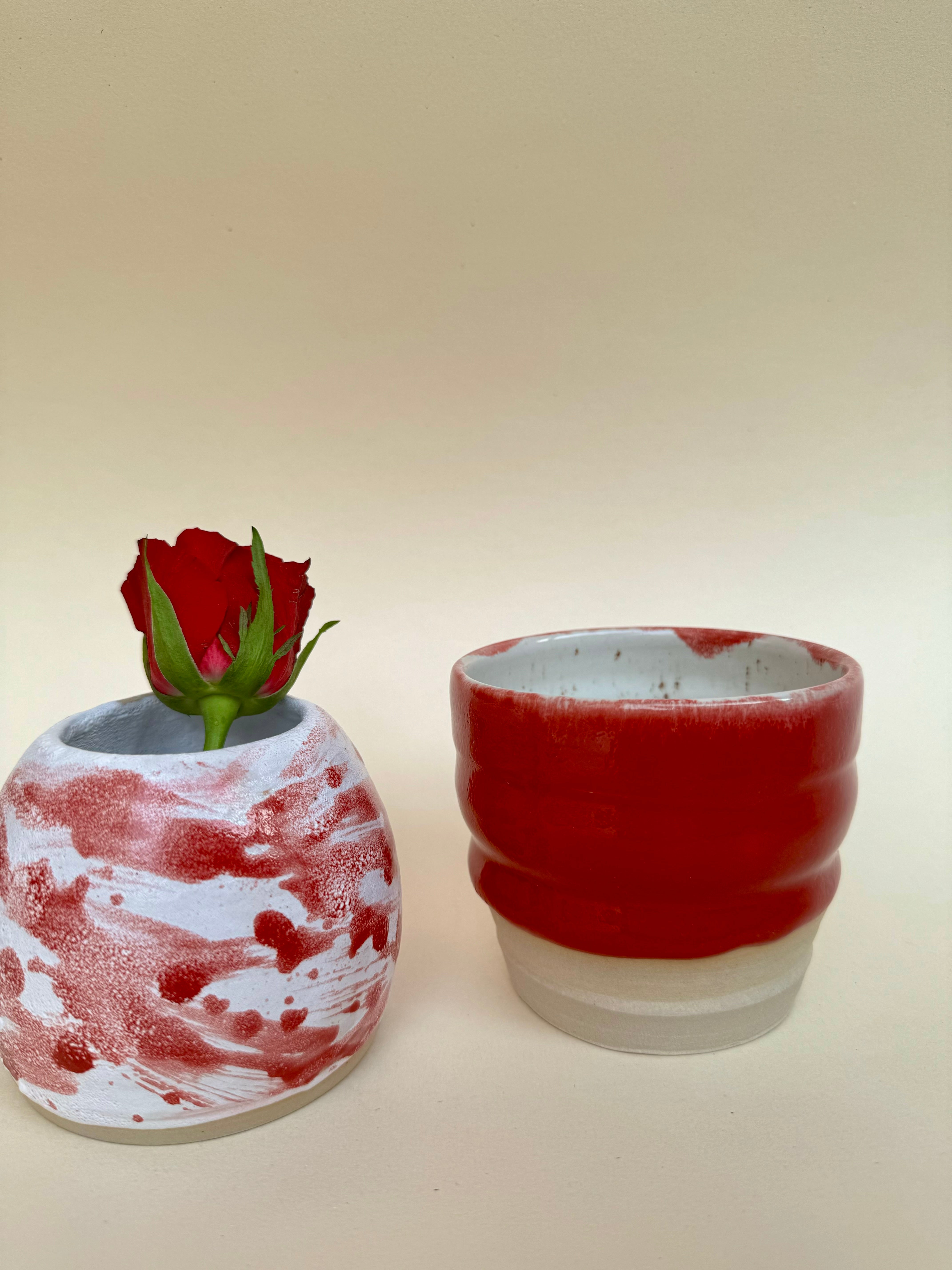 Vase Amor rot weiß